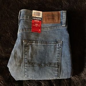 Levi’s Denizen 208 Regular Taper Jeans 31-30 NWT